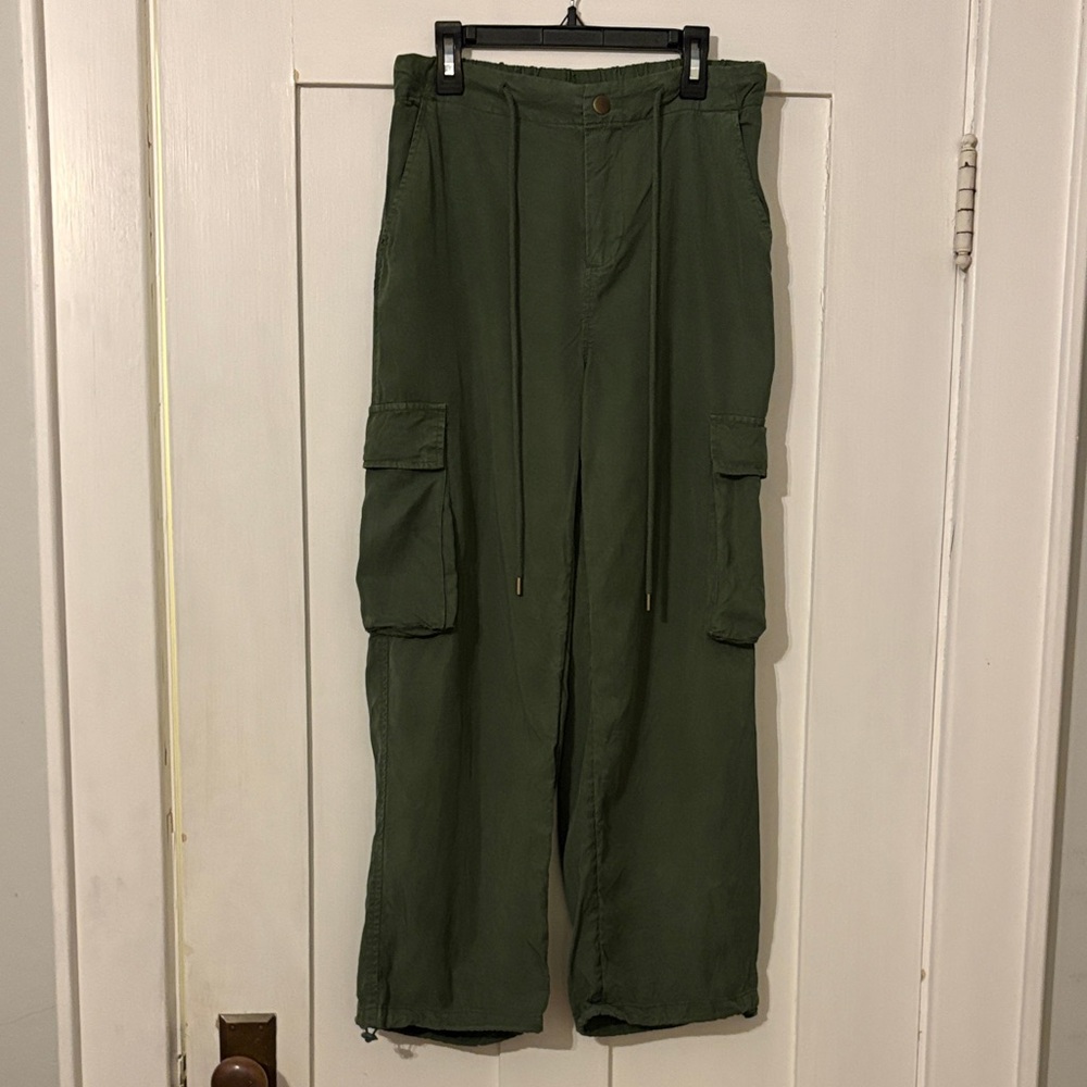 Universal Thread Forest Green Cargo Pants